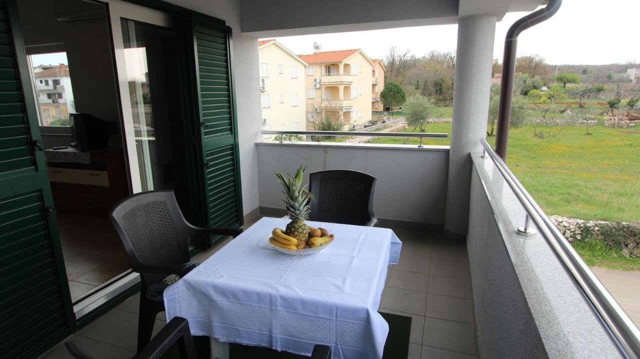 Apartments Vabec Malinska Extérieur photo