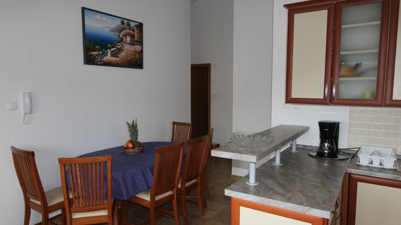 Apartments Vabec Malinska Extérieur photo